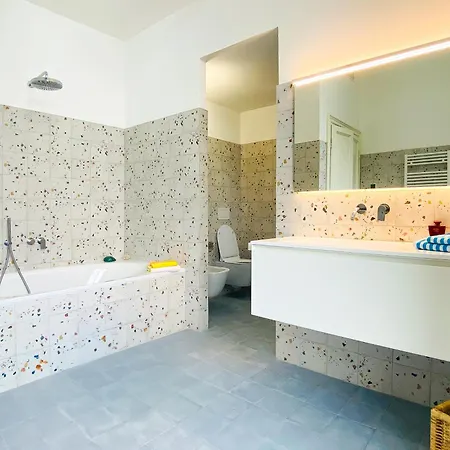 Villa Celeste - Lake View, Daily Housekeeping וילה ארגגנו